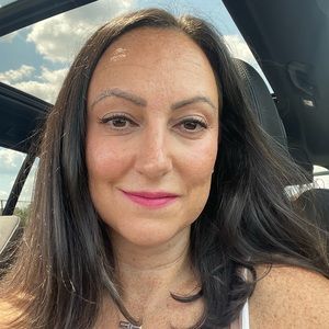 Meet your Posher, Lena